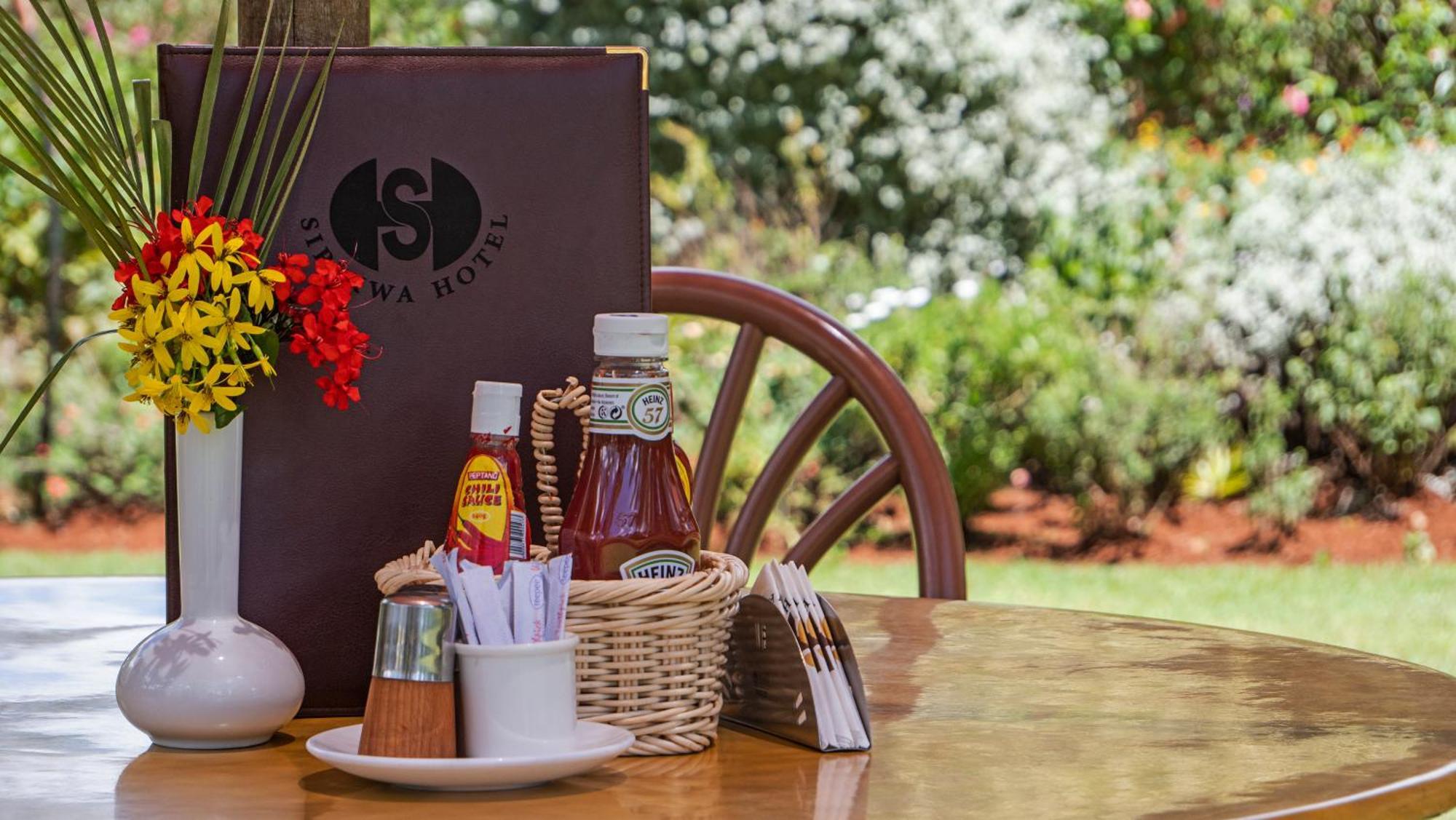 Sirikwa Hotel Елдорет Екстериор снимка