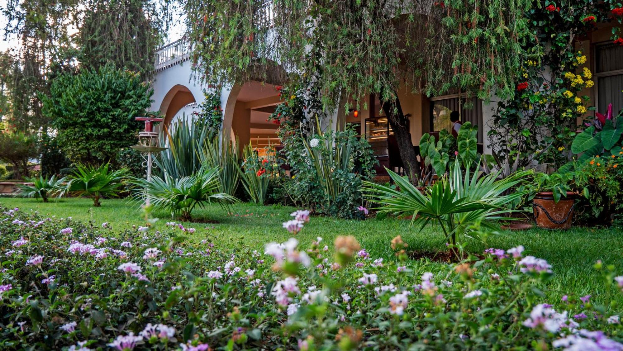 Sirikwa Hotel Елдорет Екстериор снимка