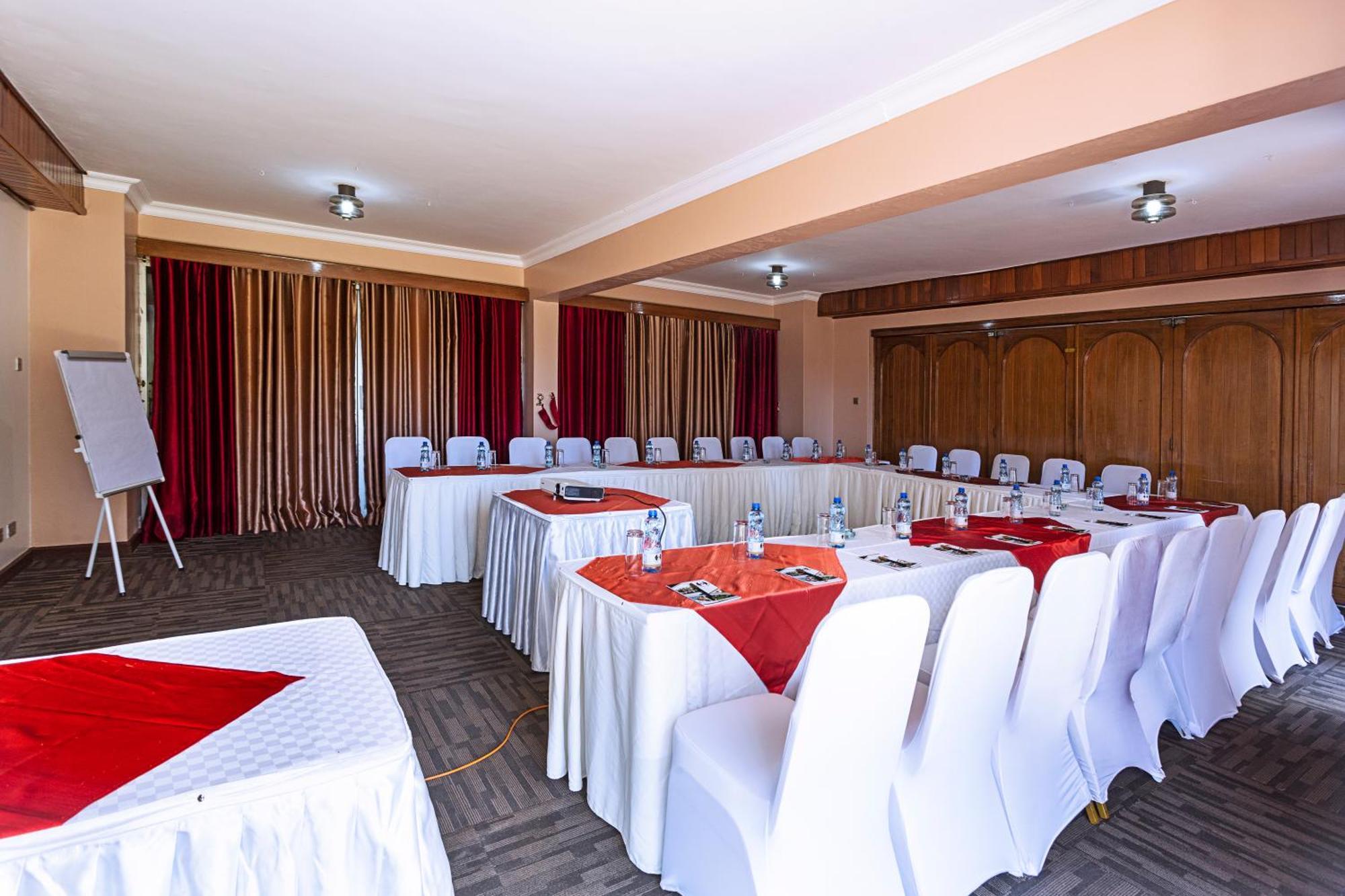 Sirikwa Hotel Елдорет Екстериор снимка