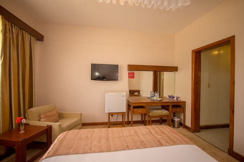 Sirikwa Hotel Елдорет Екстериор снимка
