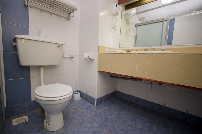 Sirikwa Hotel Елдорет Екстериор снимка