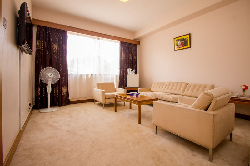 Sirikwa Hotel Елдорет Екстериор снимка